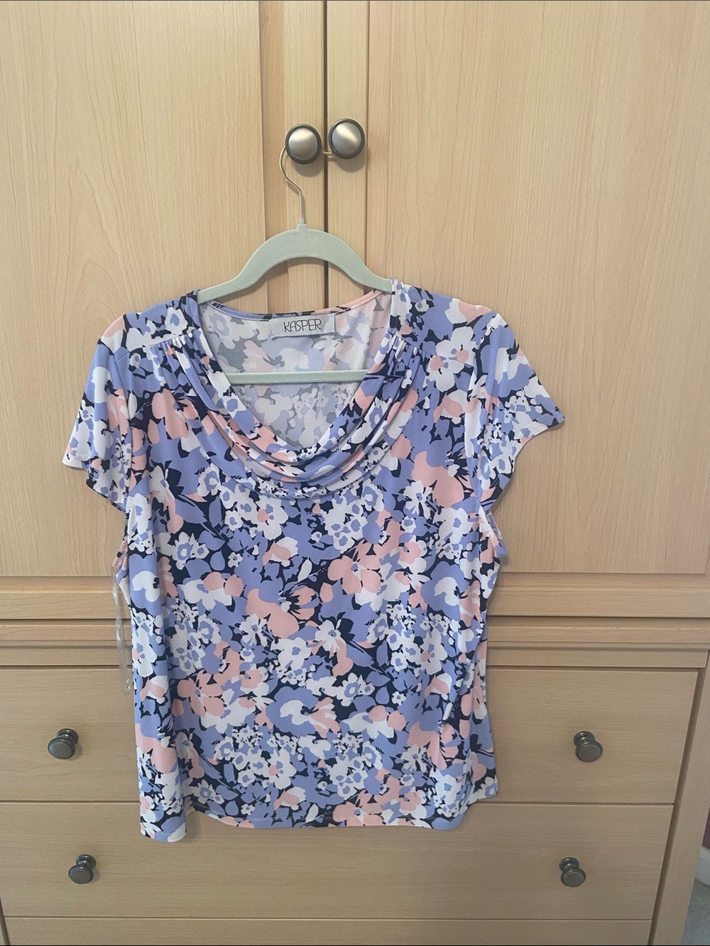 Kasper Floral Cowl Neck Short Sleeve Top in Lavender and Pink